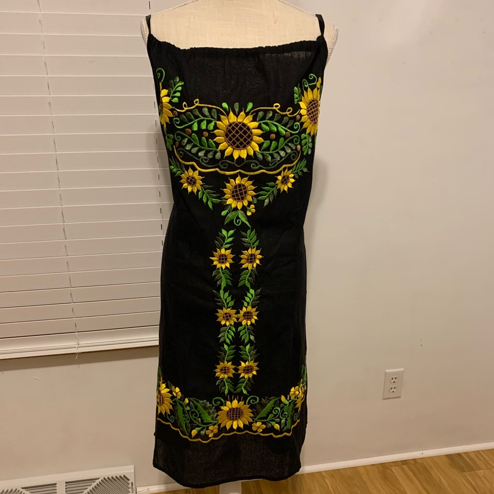 Beautiful Mexican dress 👗 embroidered (new)